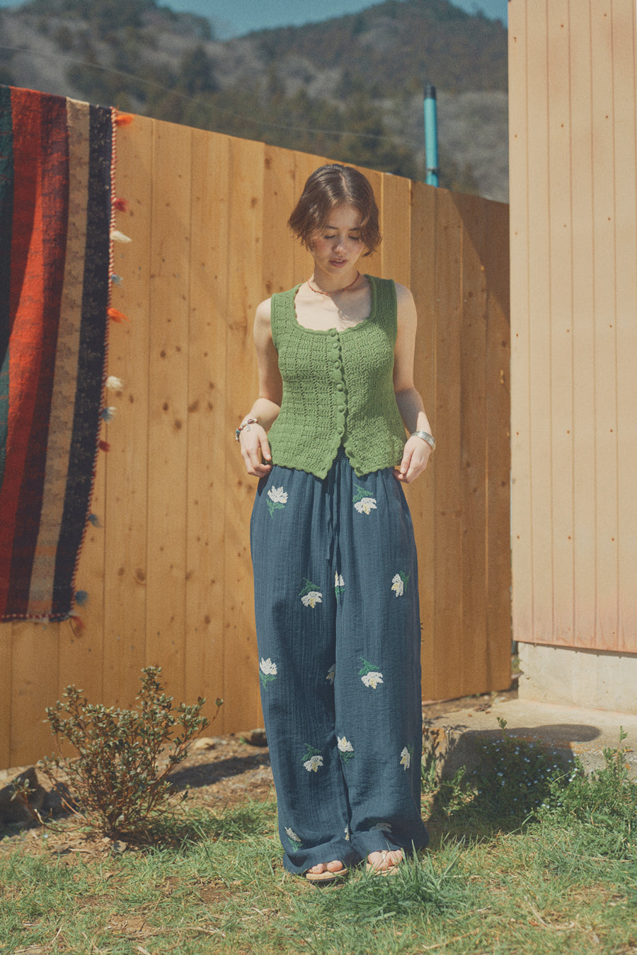 Lacy Crochet Sleeveless [Olive]