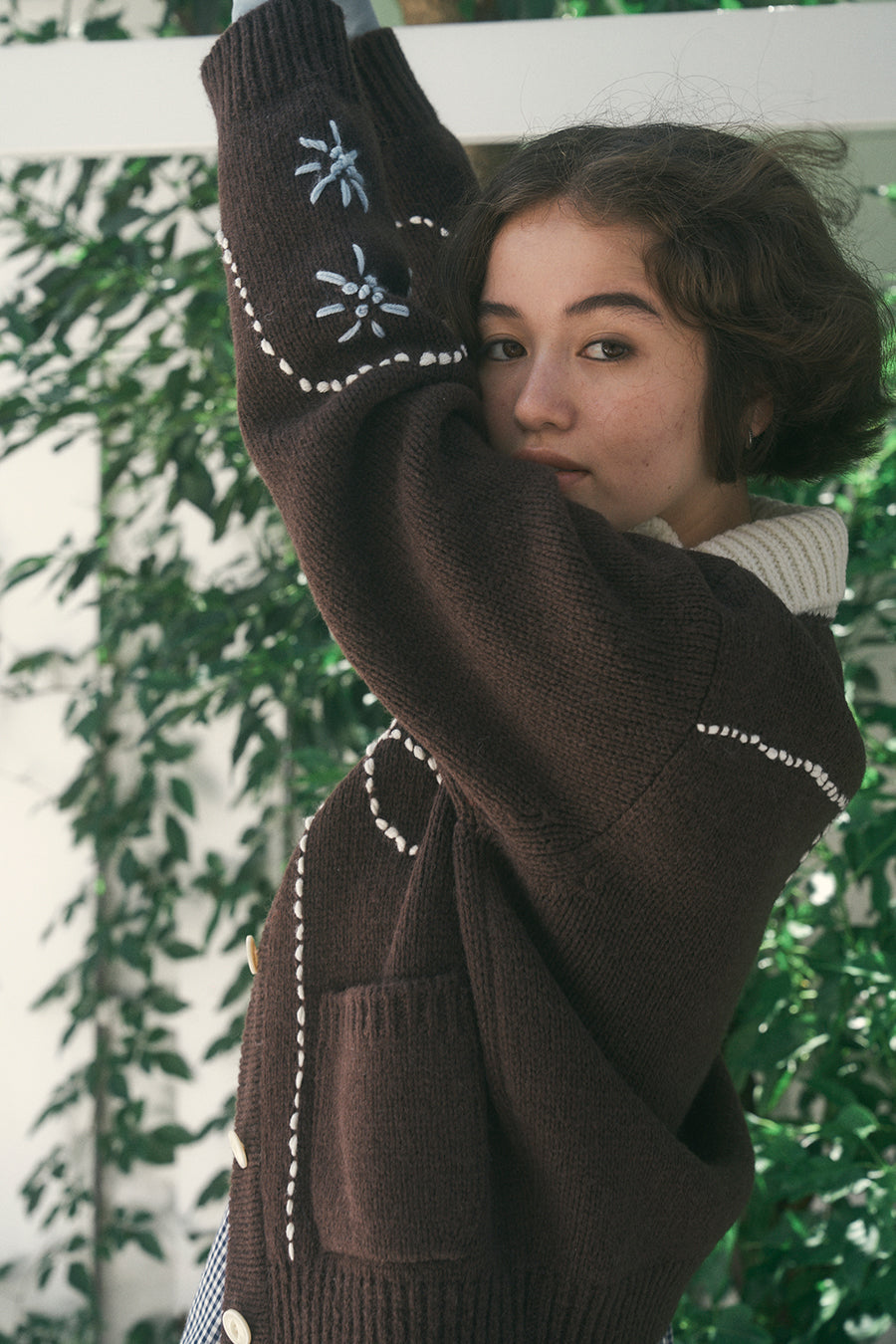 Wendy Hand Embroidery Cardigan [Deep Brown]